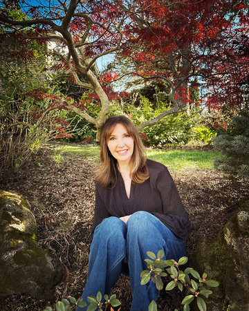 Shelley Saywell, author portrait