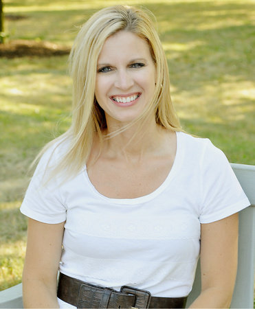 Rachel Wojo, author portrait