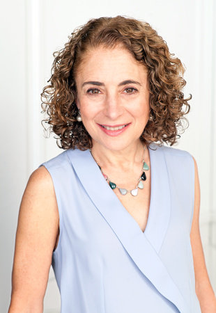 Elisabeth Rosenthal, author portrait