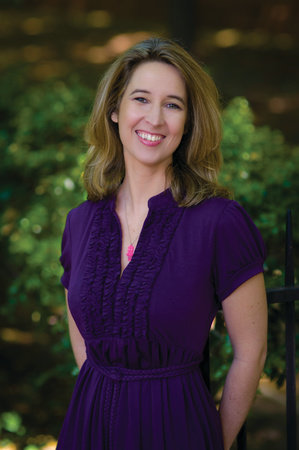 Tara Bennett, author portrait