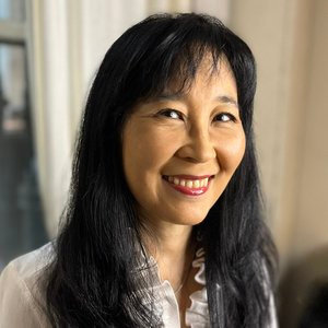 Melissa Iwai, author portrait