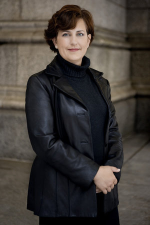 Allison Brennan, author portrait