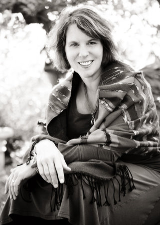 Holly Robinson, author portrait
