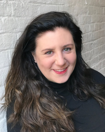 Laura Tucker, author portrait