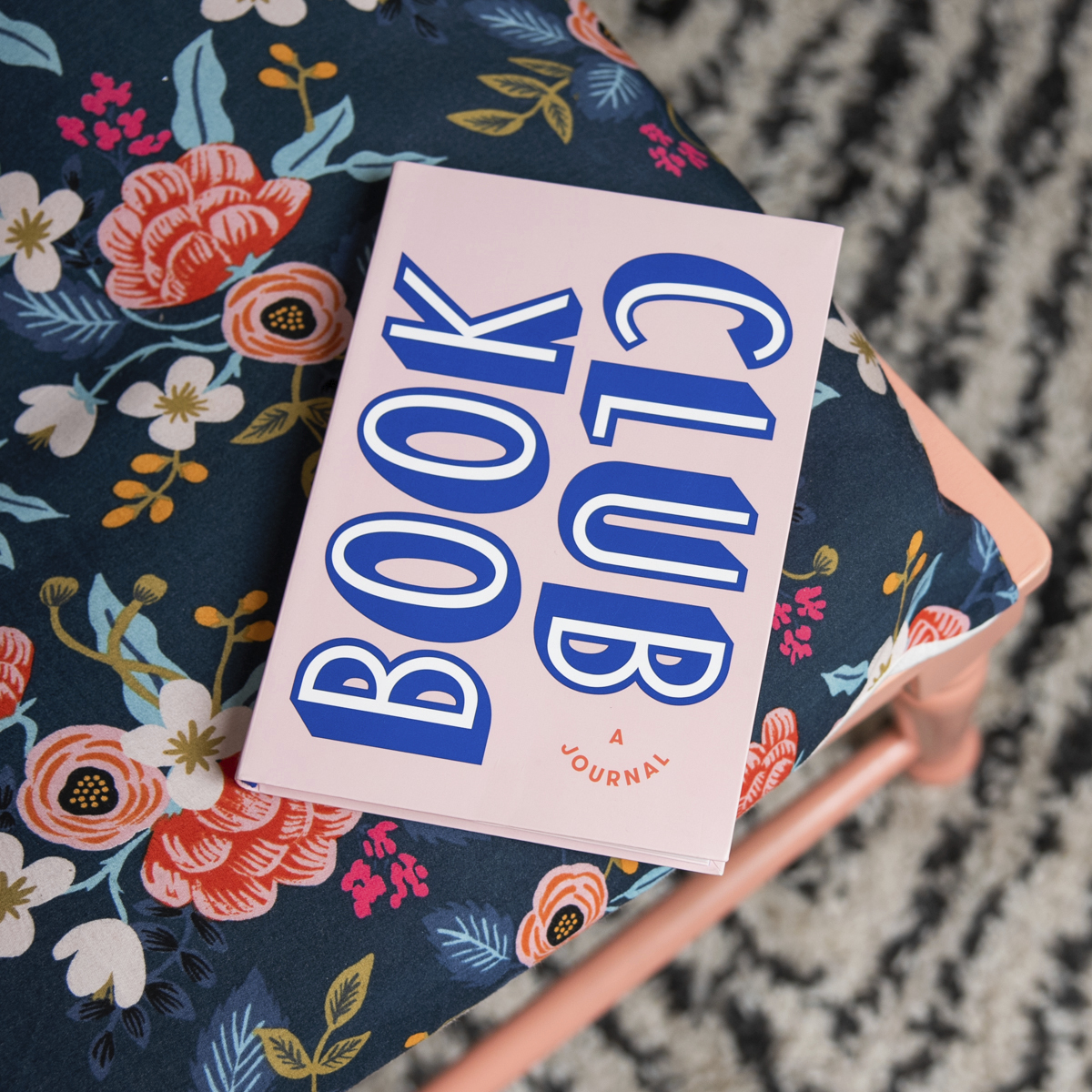 Book Club: A Journal: Prepare for, Keep Track of, and Remember  Your Reading Discussions with 200 Book Recommendations and Meeting  Activities: 9780525575535: Read it Forward: Books